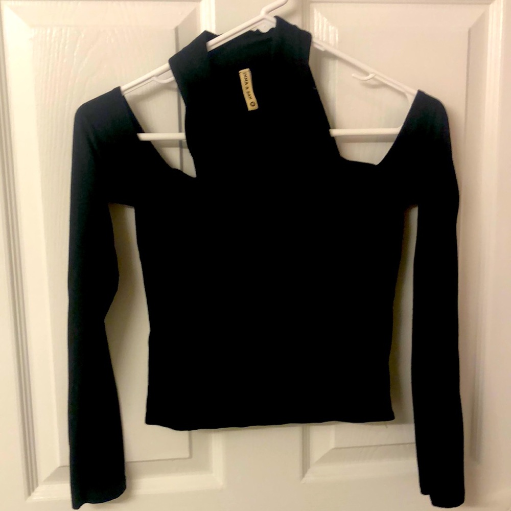 Medium black Emma and Sam long sleeve top